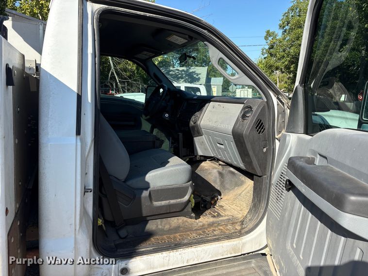 image for item ET7070 2012 Ford F450 Super Duty bucket truck