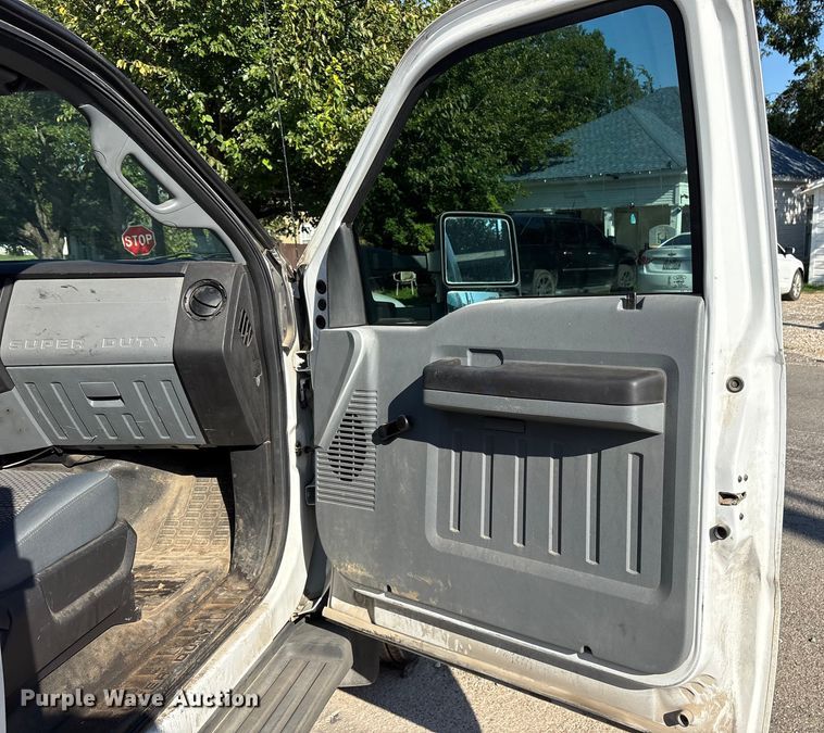 image for item ET7070 2012 Ford F450 Super Duty bucket truck