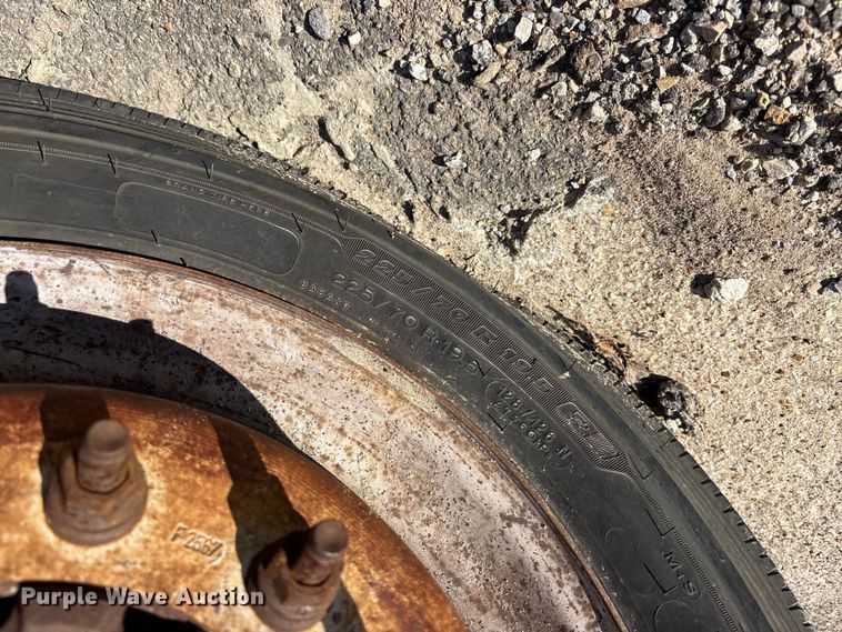 image for item ET7070 2012 Ford F450 Super Duty bucket truck