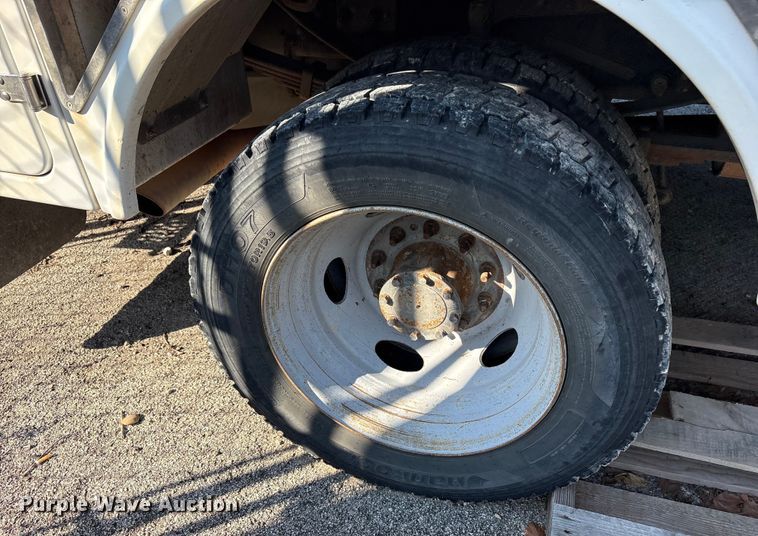 image for item ET7070 2012 Ford F450 Super Duty bucket truck