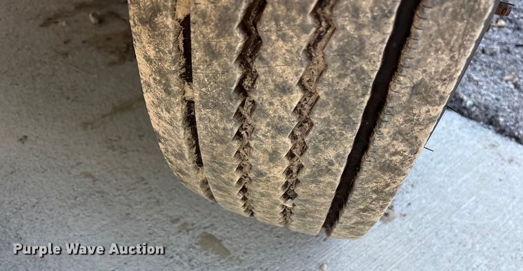 image for item ET7070 2012 Ford F450 Super Duty bucket truck