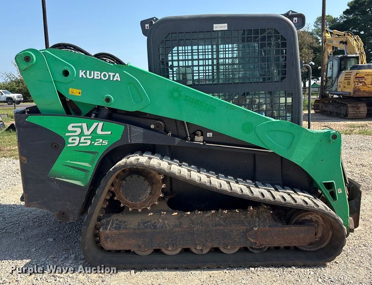 image for item ET7077 2019 Kubota SVL95-2s tracked skid steer loader