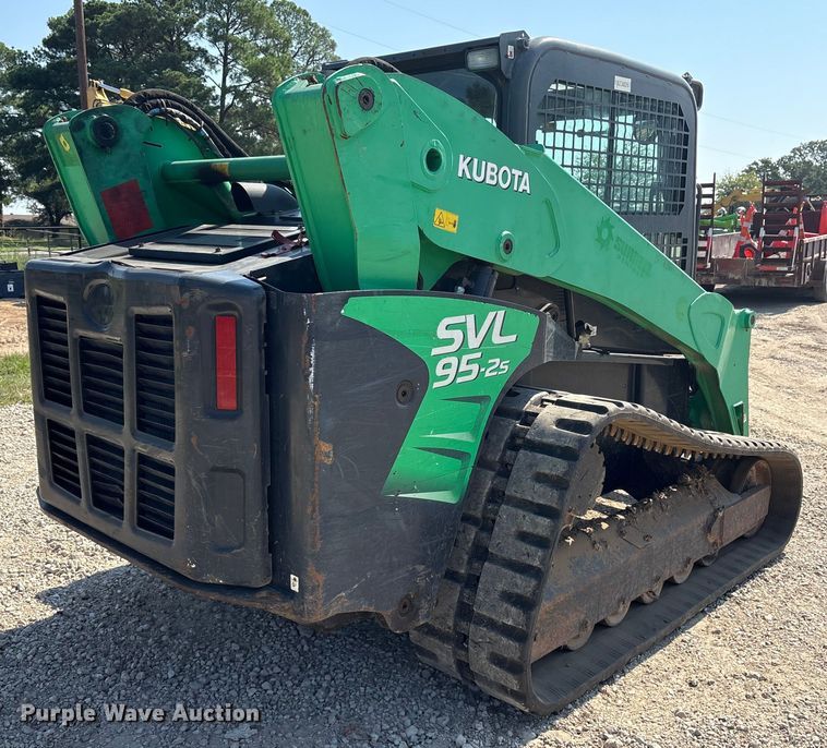 image for item ET7077 2019 Kubota SVL95-2s tracked skid steer loader