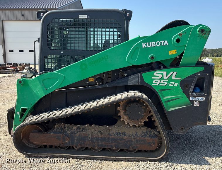 image for item ET7077 2019 Kubota SVL95-2s tracked skid steer loader