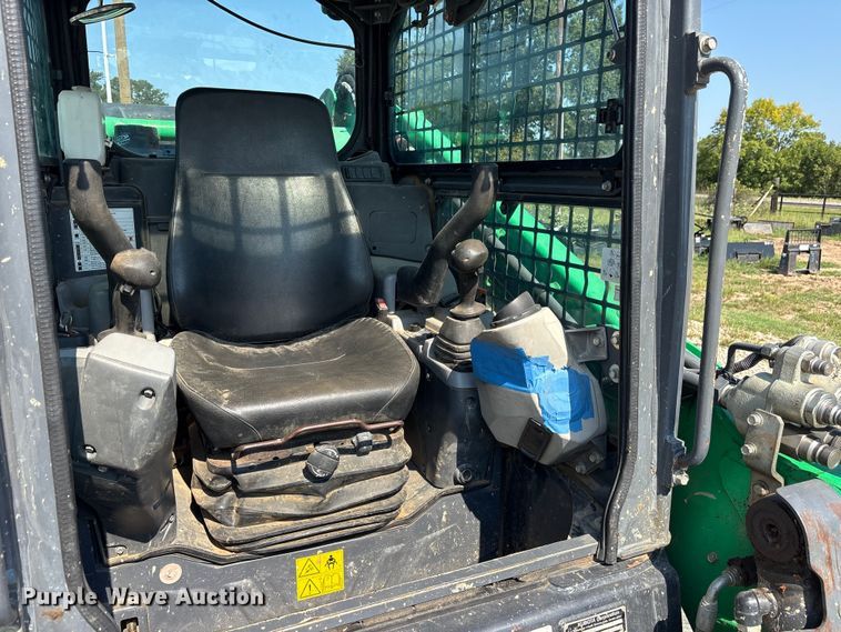 image for item ET7077 2019 Kubota SVL95-2s tracked skid steer loader