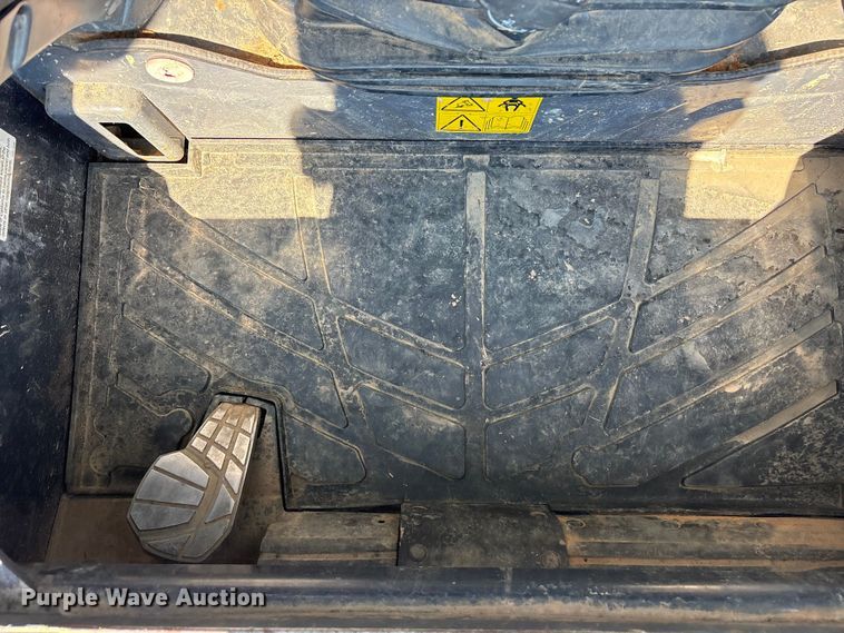 image for item ET7077 2019 Kubota SVL95-2s tracked skid steer loader