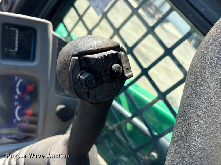 image for item ET7077 2019 Kubota SVL95-2s tracked skid steer loader