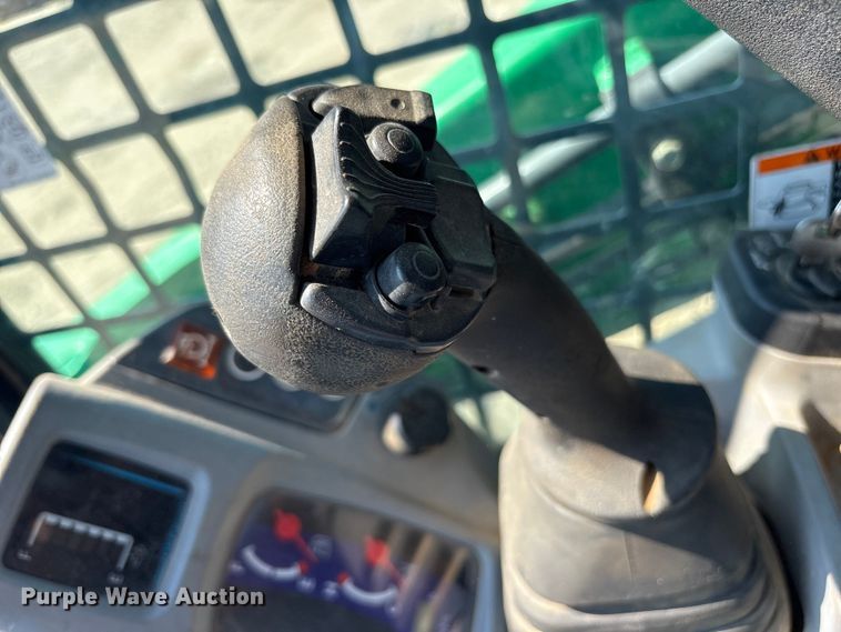 image for item ET7077 2019 Kubota SVL95-2s tracked skid steer loader