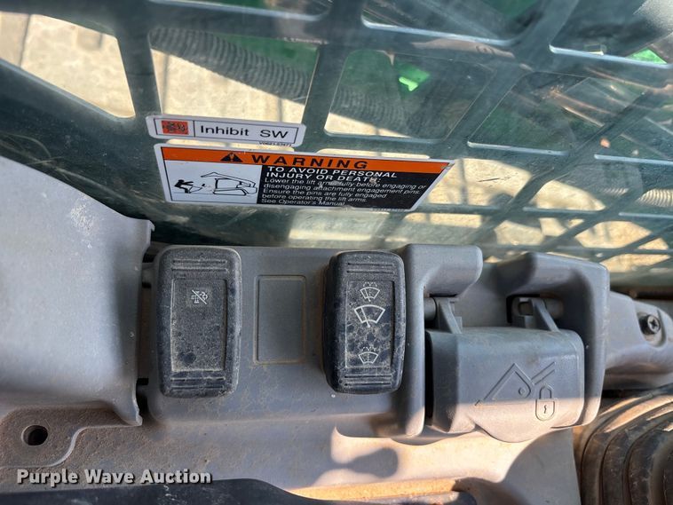 image for item ET7077 2019 Kubota SVL95-2s tracked skid steer loader