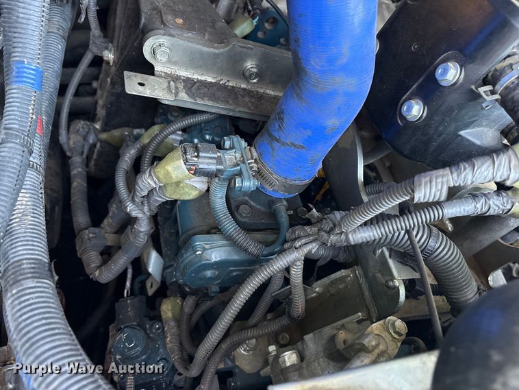 image for item ET7077 2019 Kubota SVL95-2s tracked skid steer loader