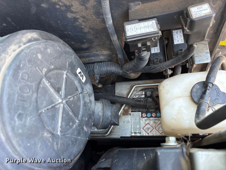 image for item ET7077 2019 Kubota SVL95-2s tracked skid steer loader