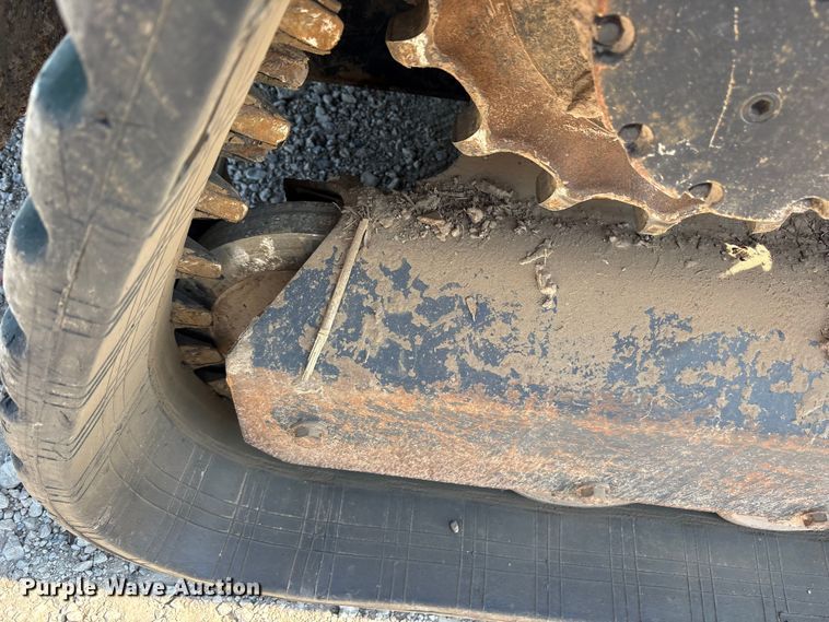 image for item ET7077 2019 Kubota SVL95-2s tracked skid steer loader