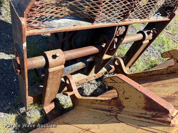 image for item ET8538 1998 Caterpillar TH83 telehandler