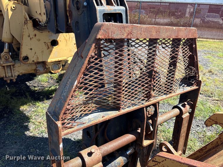 image for item ET8538 1998 Caterpillar TH83 telehandler