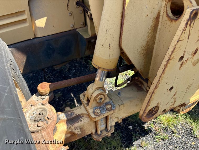 image for item ET8538 1998 Caterpillar TH83 telehandler