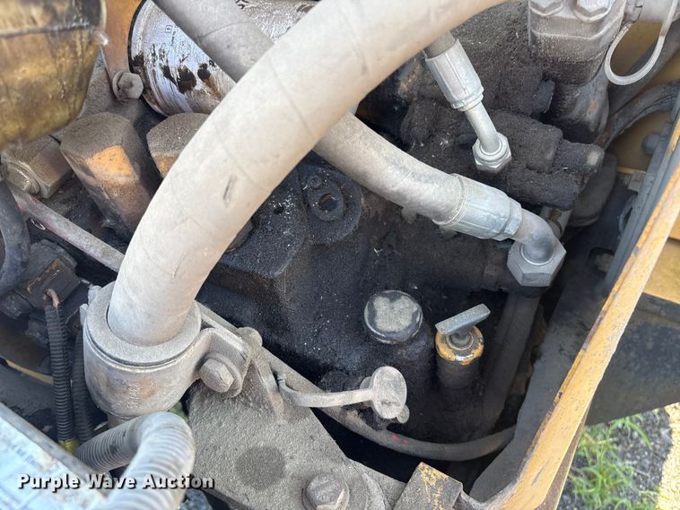 image for item ET8538 1998 Caterpillar TH83 telehandler