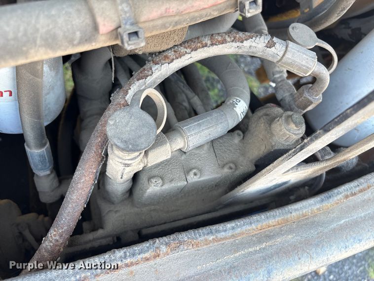 image for item ET8538 1998 Caterpillar TH83 telehandler