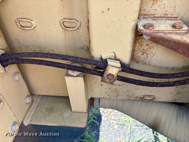 image for item ET8538 1998 Caterpillar TH83 telehandler