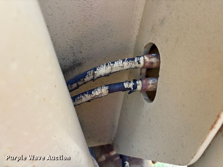 image for item ET8538 1998 Caterpillar TH83 telehandler