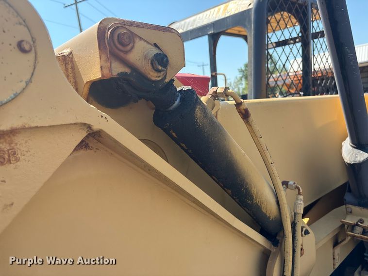 image for item ET8538 1998 Caterpillar TH83 telehandler