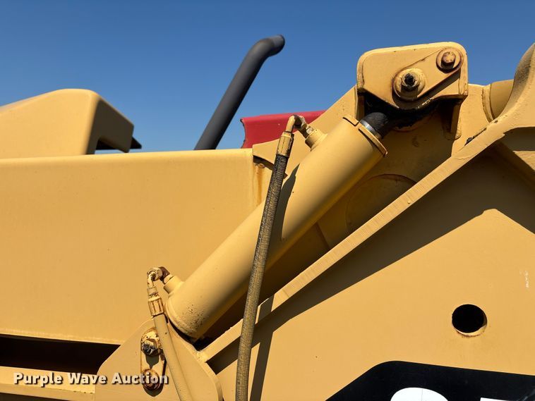 image for item ET8538 1998 Caterpillar TH83 telehandler