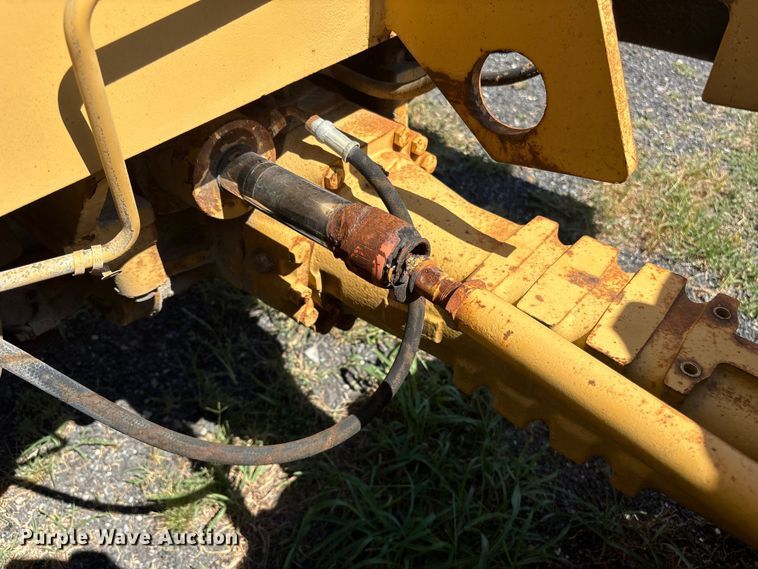 image for item ET8538 1998 Caterpillar TH83 telehandler