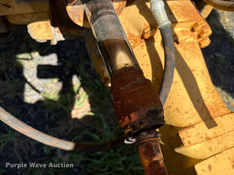 image for item ET8538 1998 Caterpillar TH83 telehandler