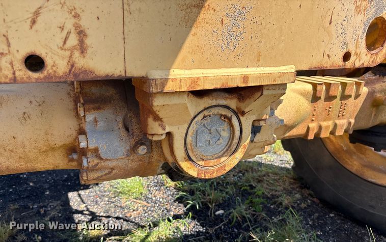 image for item ET8538 1998 Caterpillar TH83 telehandler