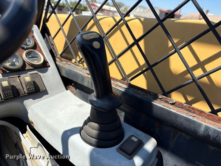 image for item ET8538 1998 Caterpillar TH83 telehandler