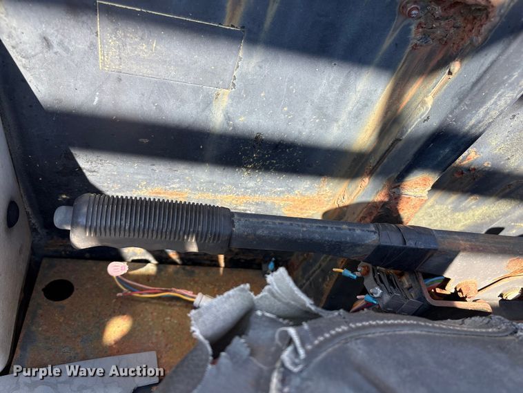 image for item ET8538 1998 Caterpillar TH83 telehandler