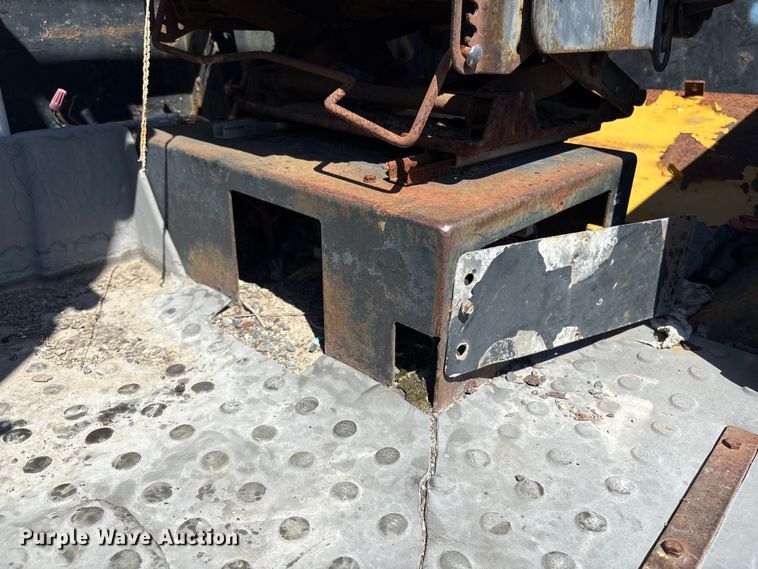 image for item ET8538 1998 Caterpillar TH83 telehandler