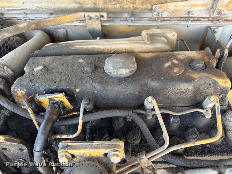 image for item ET8538 1998 Caterpillar TH83 telehandler