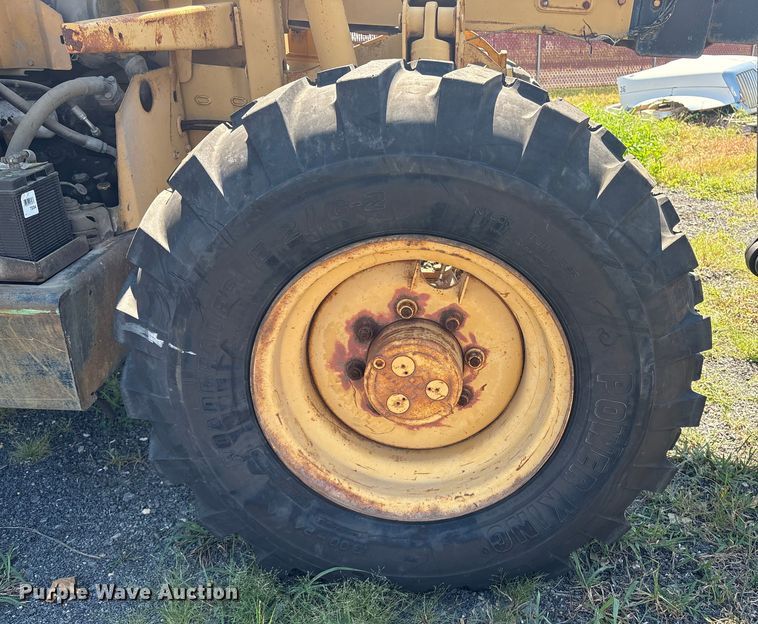 image for item ET8538 1998 Caterpillar TH83 telehandler