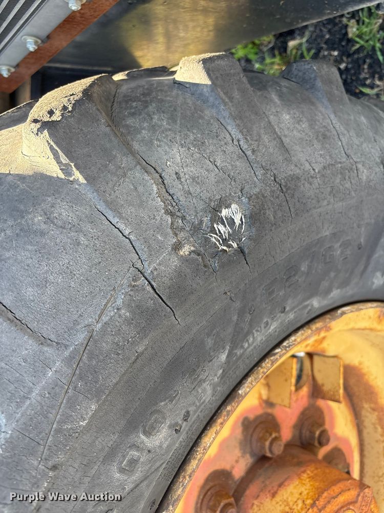 image for item ET8538 1998 Caterpillar TH83 telehandler