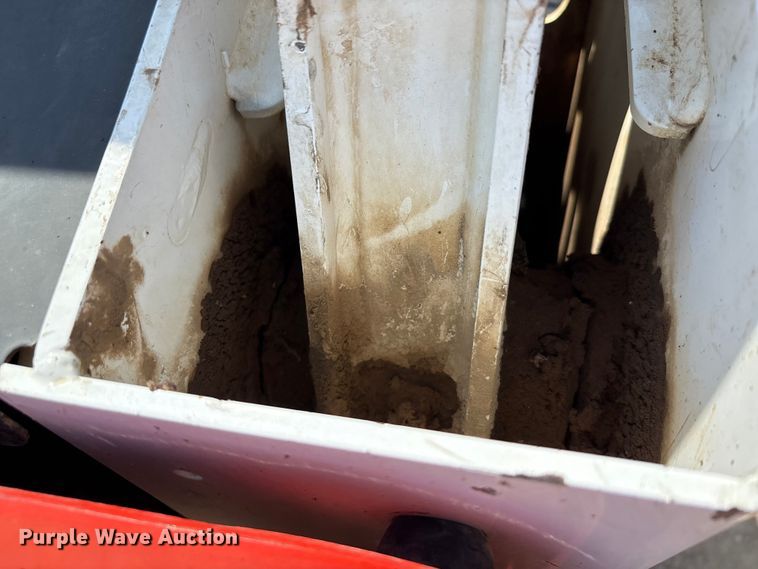 image for item EU0081 2019 Bobcat T650 tracked skid steer loader