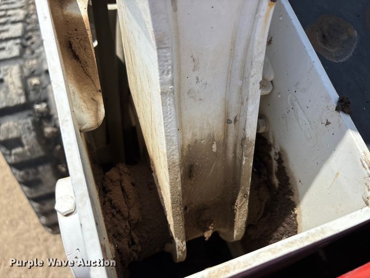 image for item EU0081 2019 Bobcat T650 tracked skid steer loader