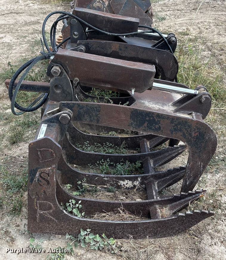 image for item EU0082 Skid steer grapple bucket