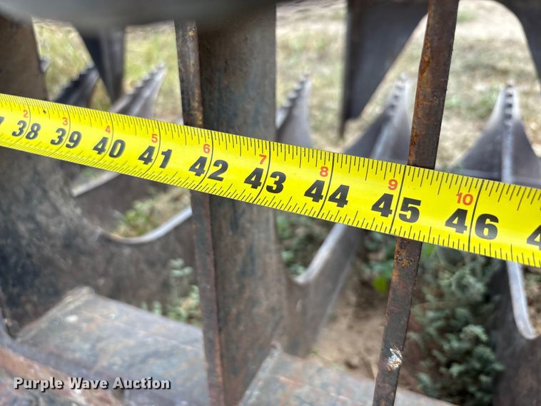 image for item EU0082 Skid steer grapple bucket