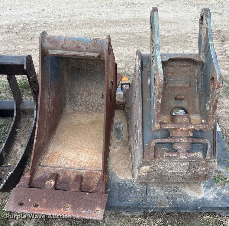 image for item EU0083 (2) excavator buckets