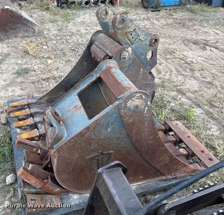 image for item EU0083 (2) excavator buckets