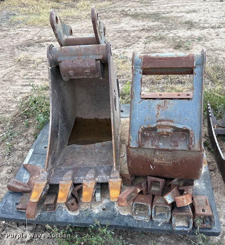 image for item EU0083 (2) excavator buckets