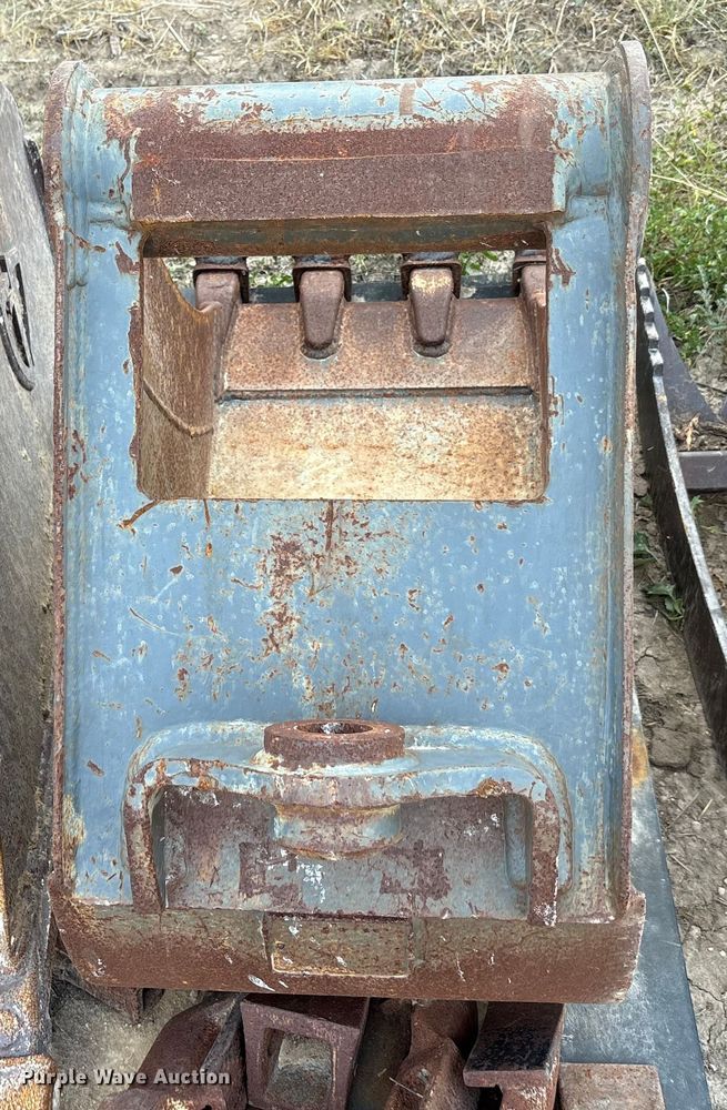 image for item EU0083 (2) excavator buckets