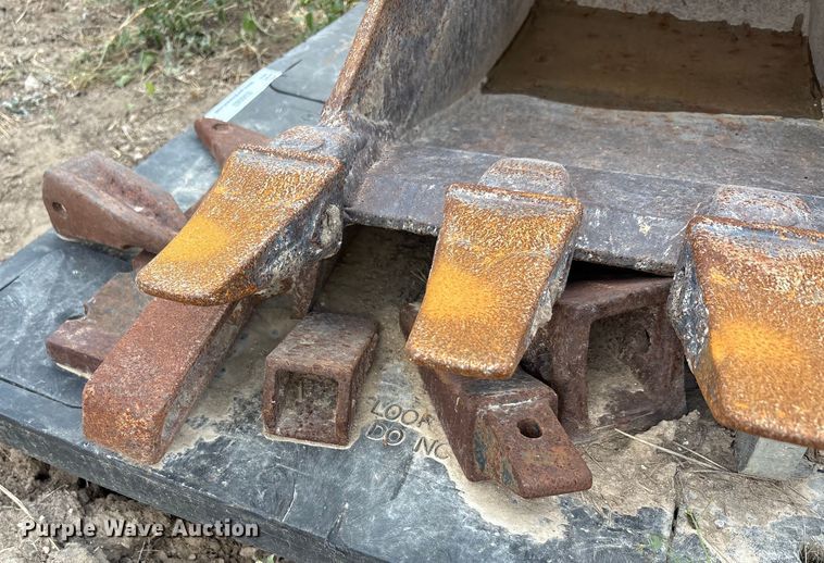 image for item EU0083 (2) excavator buckets