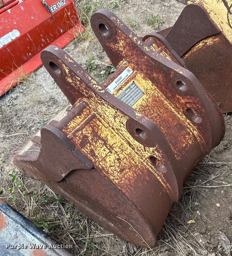 image for item EU0087 2004 Woods excavator bucket