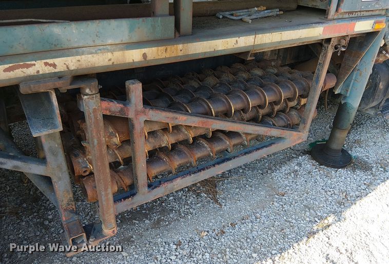 image for item EU2507 1995 International 4700 drilling rig truck