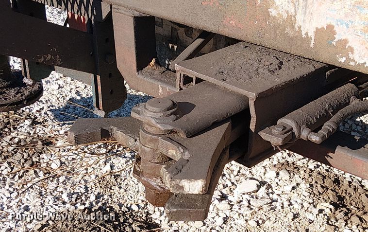 image for item EU2507 1995 International 4700 drilling rig truck