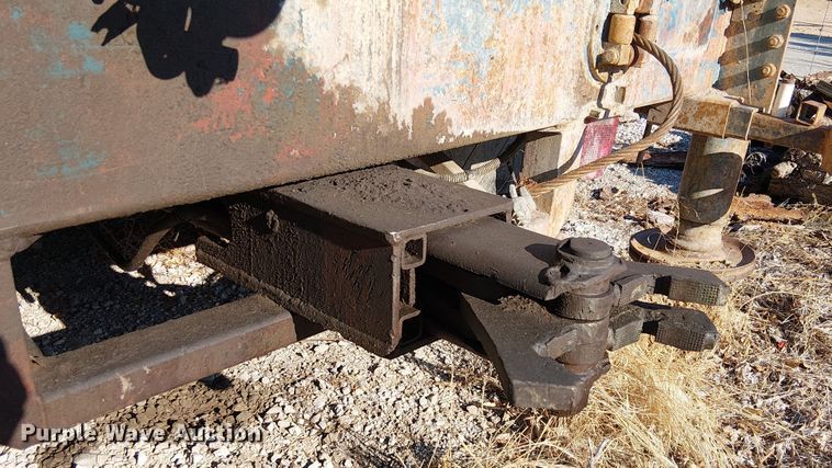 image for item EU2507 1995 International 4700 drilling rig truck