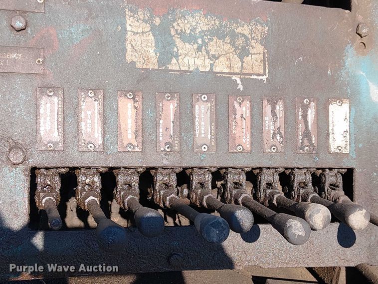 image for item EU2507 1995 International 4700 drilling rig truck