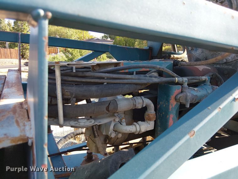 image for item EU2507 1995 International 4700 drilling rig truck