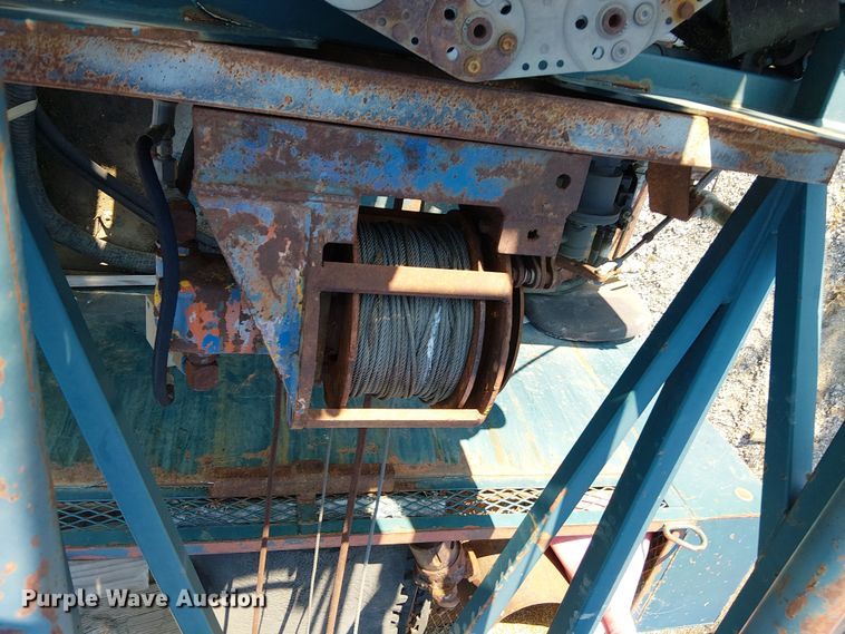 image for item EU2507 1995 International 4700 drilling rig truck